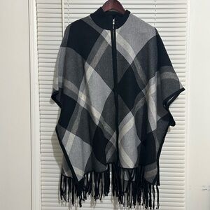 Rachel Zoe Plaid Front Zipper
Fringe Cape Poncho sz L/XL
Black & Grey Shades